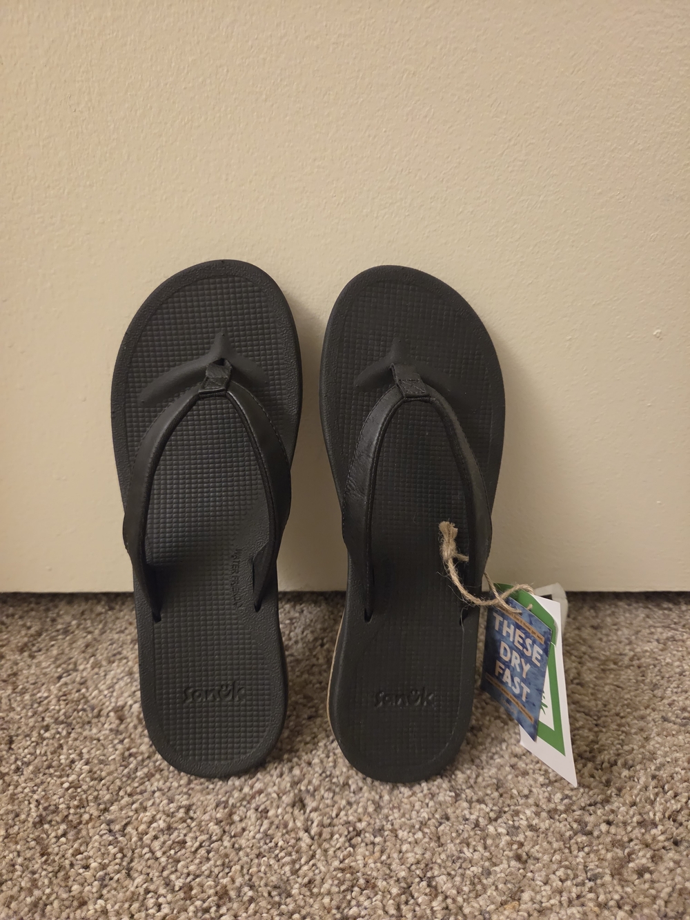 Sanuk Women’s Black Flip Flop Sandals - Cushioned Thong